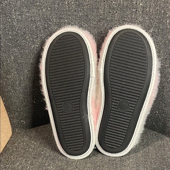 Victoria's Secret Fluffy Pink and White Slippers - Picture 6 of 6